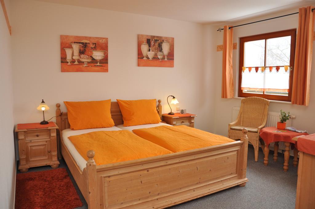 Steakhouse & Pension Crazy Horse Suhl Habitación foto